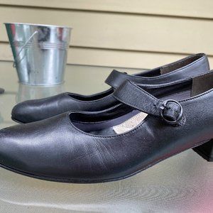 Womens Footthrills Pump Shoe- Made in USA Size 9.5